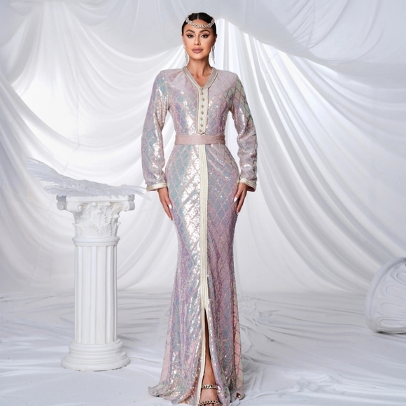 Pink V-Neck Bishop Sleeve Wedding Gown - Picture 3 of 13